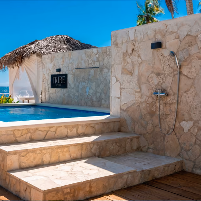 Jacuzzi de Casa Cora con vista al mar